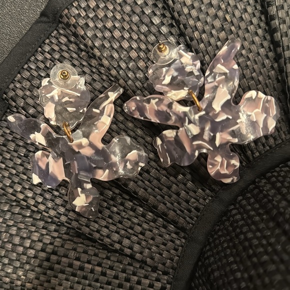 🌷Lele Sadoughi Small Paper Lily Earrings lilac violet white clear - Picture 4 of 7